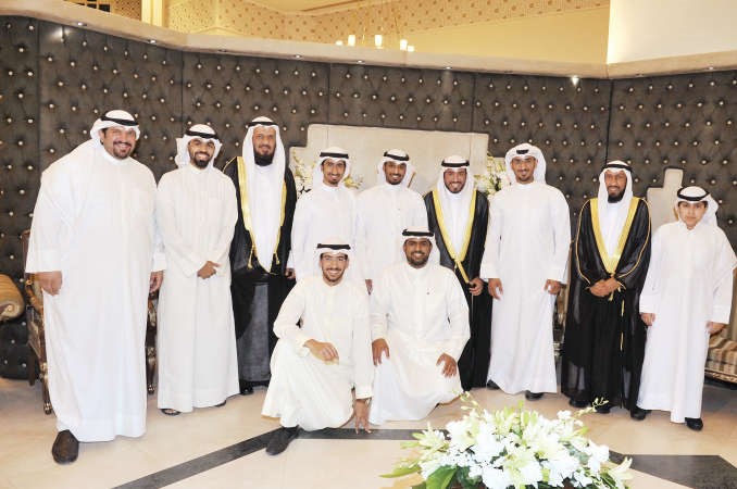  وتهنئة من زملاء العمل للمعرس الحارث الخراز بالمناسبة السعيدة