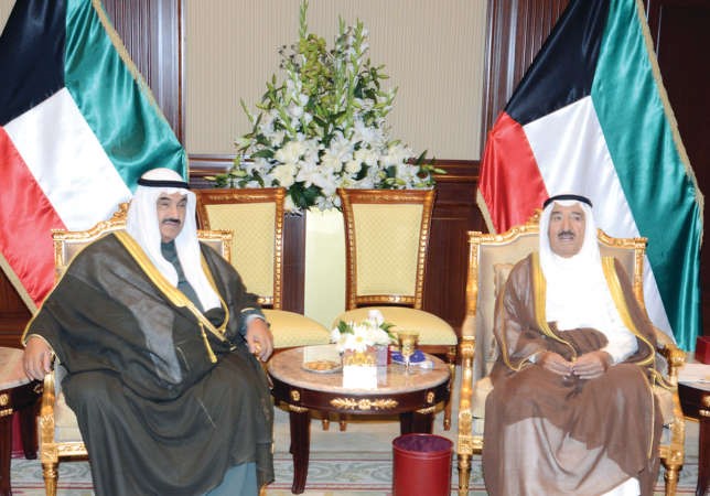 صاحب السمو الامير الشيخ صباح الاحمد مستقبلا سمو الشيخ ناصر المحمد﻿