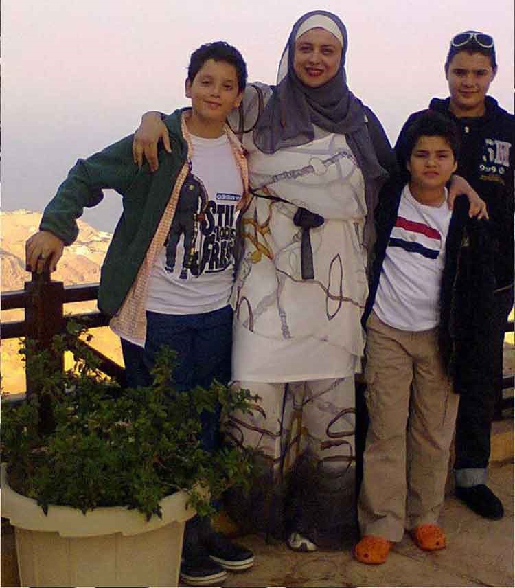 بالصور.. عبير الشرقاوي تظهر لأول مرة مع أبنائها