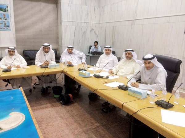 عبدالله الكندري مترئسا اجتماع لجنة الاصلاح والتطوير