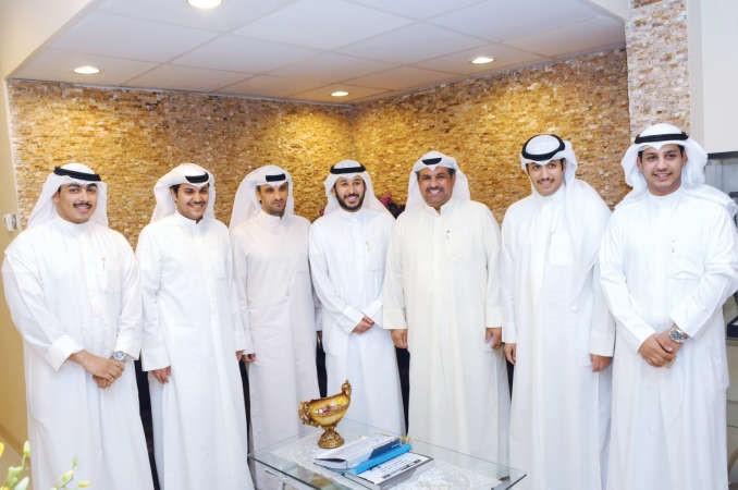 بدر العلاج وخالد السويفان ومبارك الخشاب وعبدالله العلاج وعادل الخشاب وسعد الفضوة وسعود الحمدان﻿