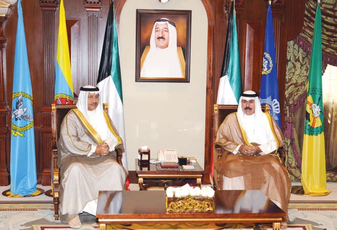سمو ولي العهد الشيخ نواف الاحمد مستقبلا سمو رئيس الوزراء الشيخ جابر المبارك	﻿
