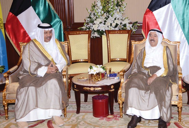 صاحب السمو الامير الشيخ صباح الاحمد مستقبلا سمو رئيس الوزراء الشيخ جابر المبارك ﻿
