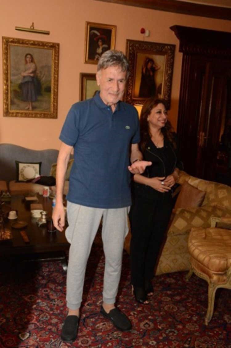 بالصور.. هذا هو منزل عزت أبو عوف وأول ظهور لزوجته الجديدة