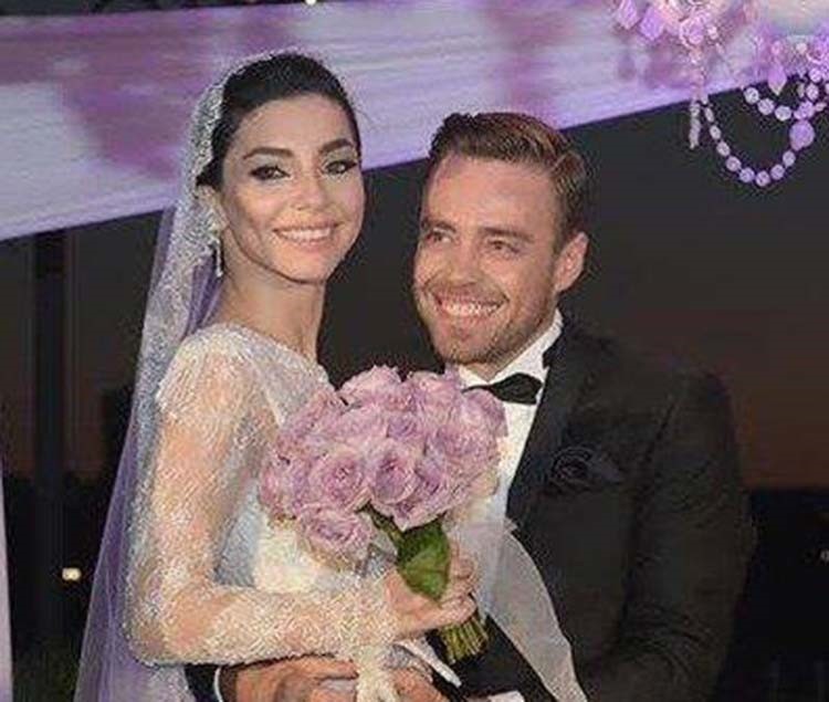 بالصور.. الفنانة التركية زينب تزوجت سريعاً بعد اكتشاف حملها