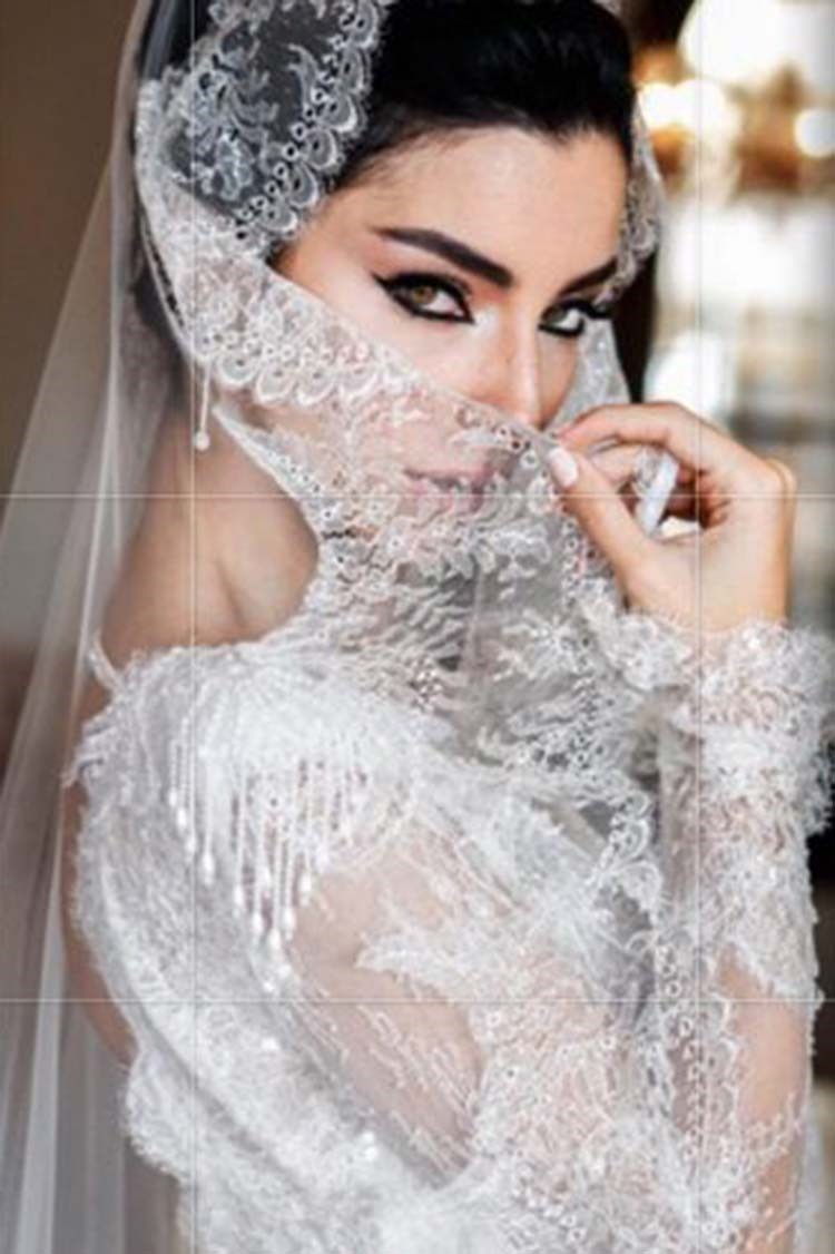 بالصور.. الفنانة التركية زينب تزوجت سريعاً بعد اكتشاف حملها