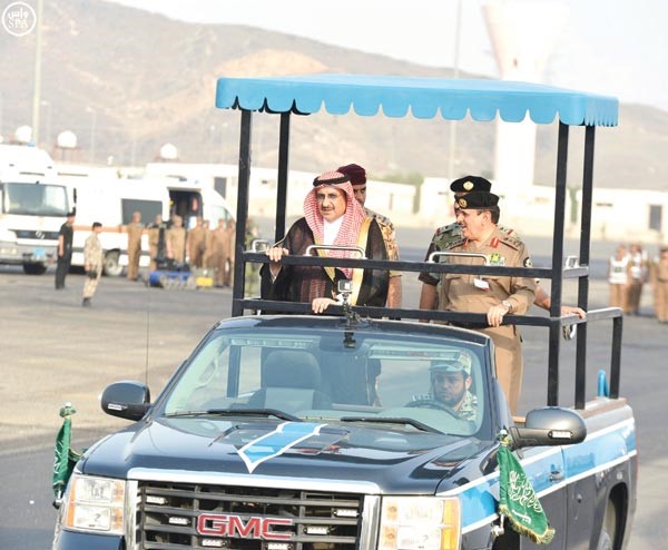 صاحب السمو الملكي الامير محمد بن نايف بن خلال الحفل السنوي لاستعراض قوات امن الحج والاجهزة المعنية بشؤون الحج والحجاج المشاركة في تنفيذ الخطة العامة لموسم الحجواس