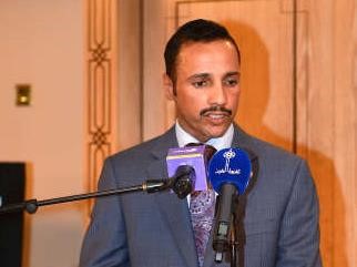 الغانم متحدثا للمحاربين القدامى