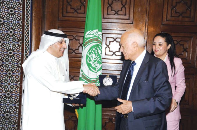 العربي يكرم الديحاني﻿