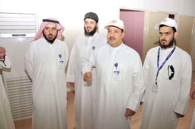 خليف الاذينة متفقدا احد مقرات البعثة 