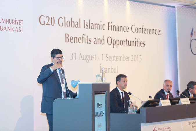 مازن الناهض متحدثا خلال المؤتمر
