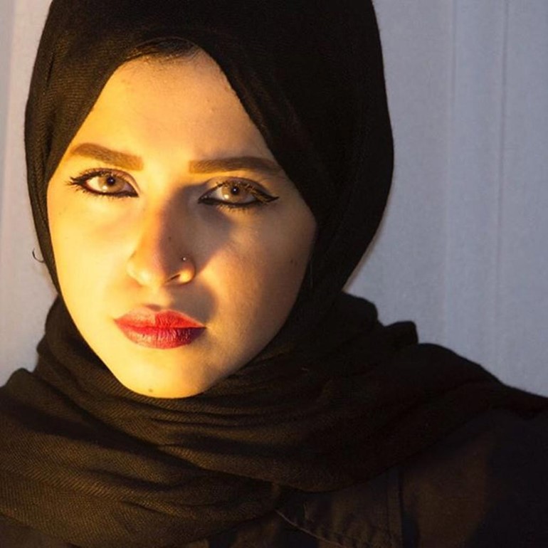 بالصور.. مصرية محجبة يتابعها أكثر من 90 ألف شخص.. بسبب جمالها وأناقتها