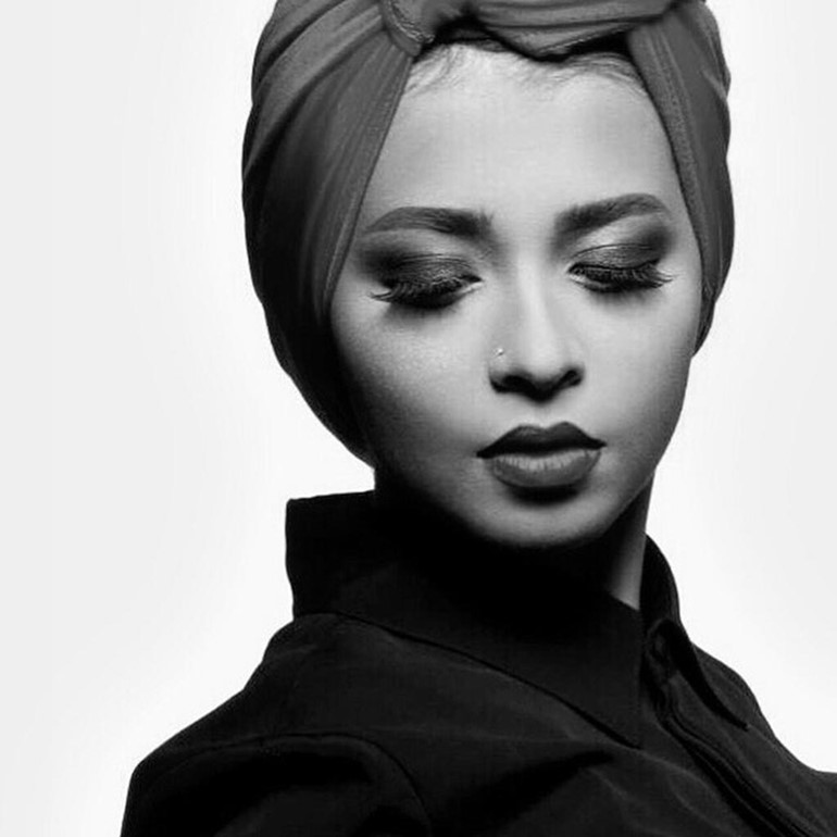 بالصور.. مصرية محجبة يتابعها أكثر من 90 ألف شخص.. بسبب جمالها وأناقتها