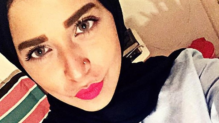 بالصور.. مصرية محجبة يتابعها أكثر من 90 ألف شخص.. بسبب جمالها وأناقتها