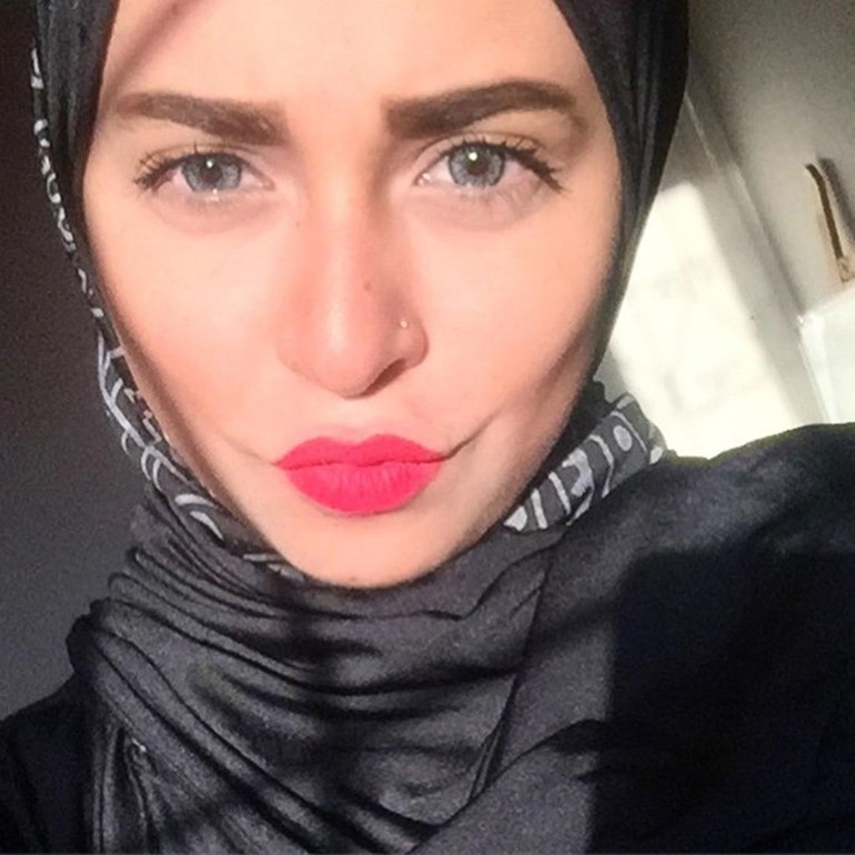 بالصور.. مصرية محجبة يتابعها أكثر من 90 ألف شخص.. بسبب جمالها وأناقتها
