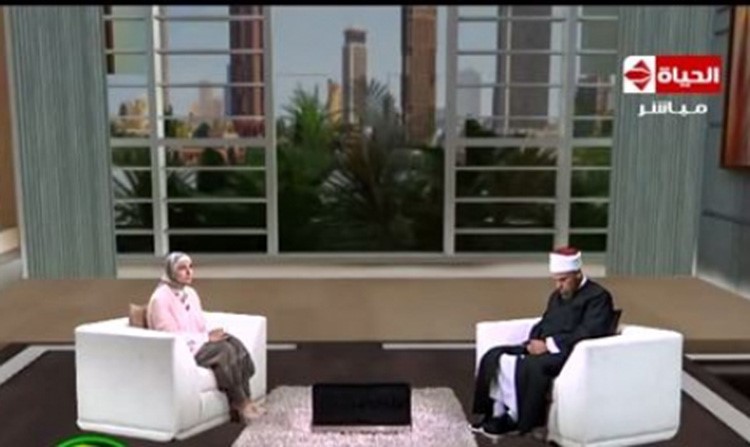 بالفيديو.. تفضح والديها على الهواء: "ماما بتخون بابا"