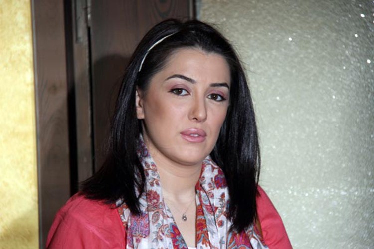 ممثلة سورية تعترف: فمي اعوج وعيني "حولة" ولا ارى نفسي جميلة! 