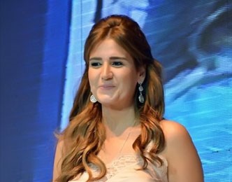 هنا شيحة مطالبة بالحجاب بسبب هذه الصور.. شاهد