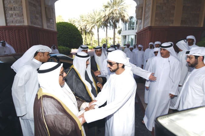 الشيخ ناصر صباح الاحمد خلال تقديم واجب العزاء 
