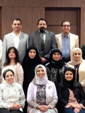 عدد من الاطباء المشاركين في ورشة العمل ﻿