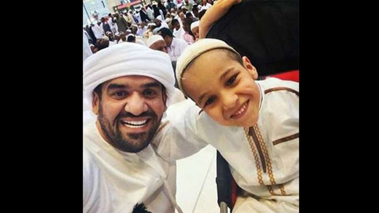 النجم الاماراتي حسين الجسمي يؤدي فريضة الحج