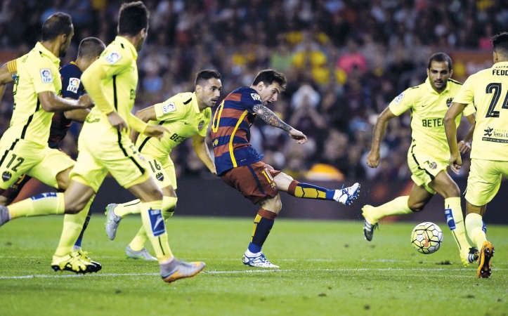 برشلونة يستعيد الصدارة