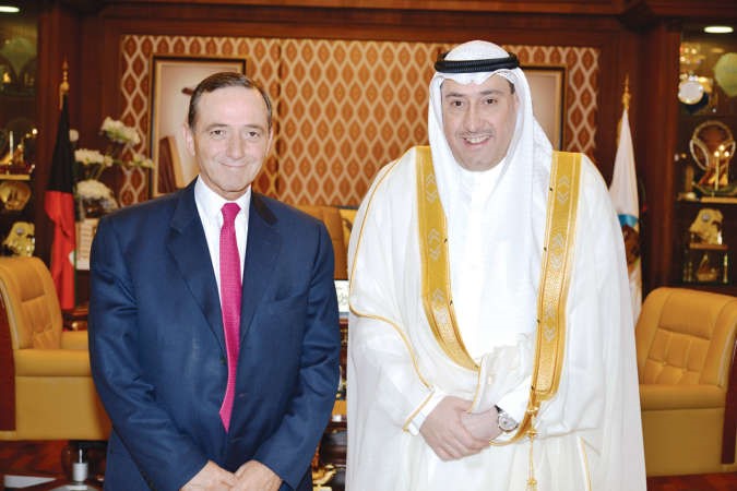 الشيخ فيصل الحمود مستقبلا السفير الاردني 