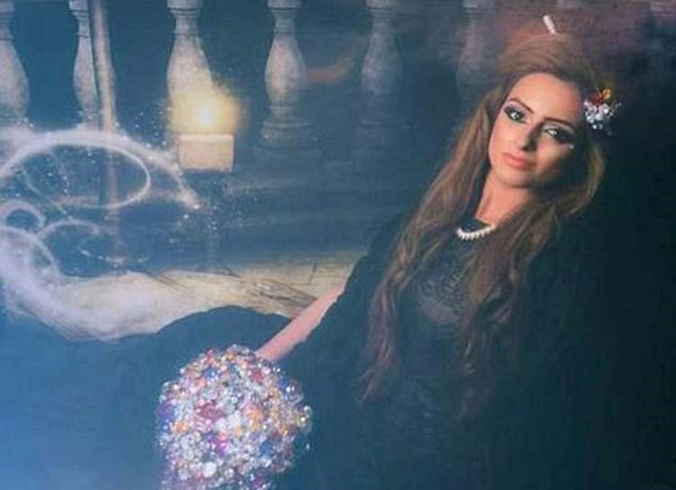 بالصور.. انتحار "عارضة أزياء مسلمة" بسبب إجبارها على الزواج القسري في بريطانيا