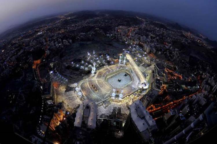 لماذا يتعمّد الإعلام الغربي كتابة Mecca بدلًا من Makkah؟