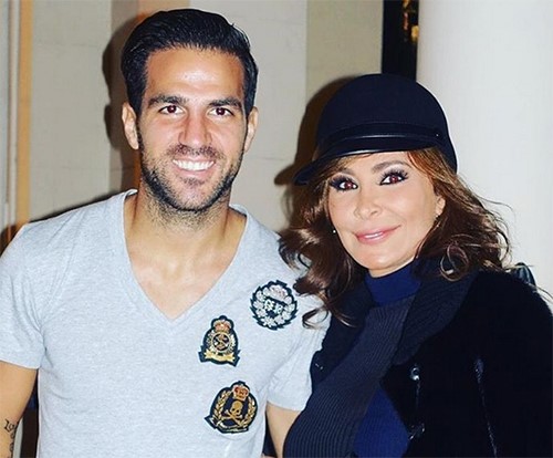 بالصور.. نجم تشيلسي يستضيف إليسا برفقة صديقته اللبنانية 