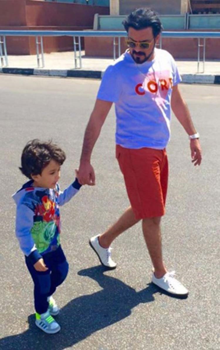 صورة: ابن محمد رجب من زوجته السعودية