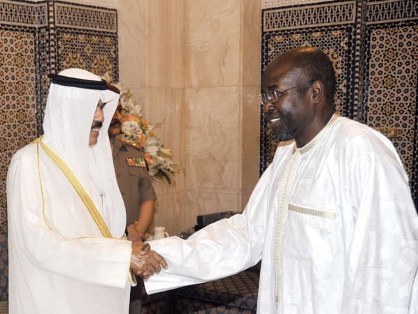 سمو نائب الامير يتلقى التهنئة من السفير السنغالي عبدالاحد امباكي﻿
