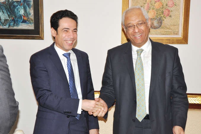 3 السفير المصري يتلقى التهنئة من المستشار الثقافي دنبيل بهجت