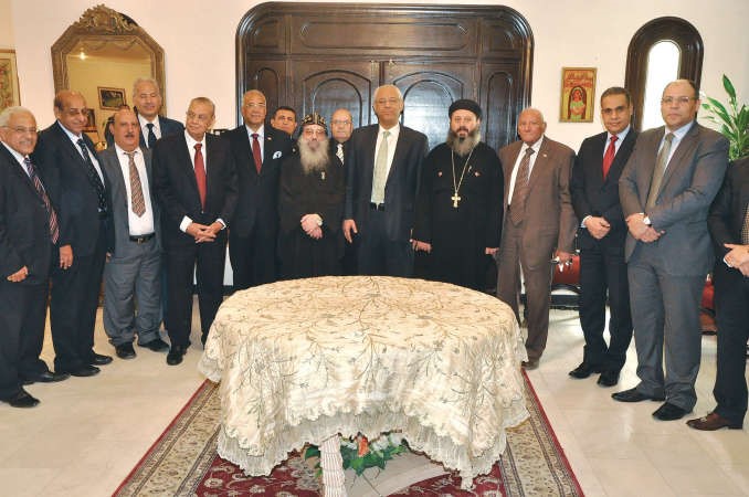 السفير المصري متوسطا الانبا بيجول وعددا من المهنئين احمد علي