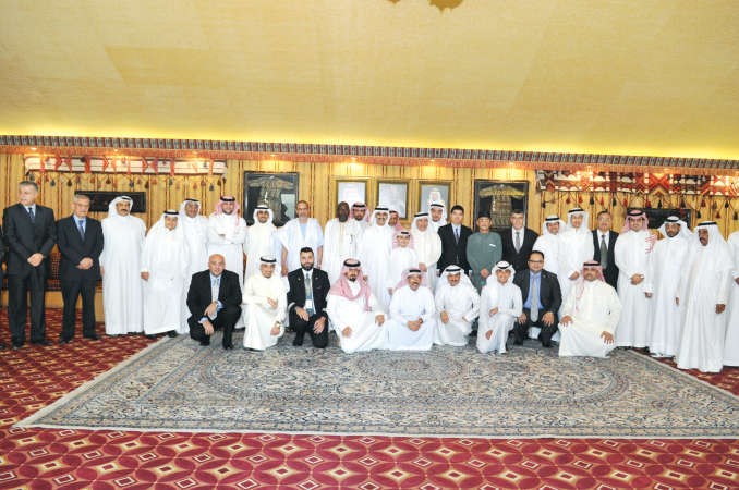 السفير دعبدالعزيز الفايز والسفير الشيخ ثامر الجابر مع عدد من السفراء والديبلوماسيين والحضور قاسم باشا