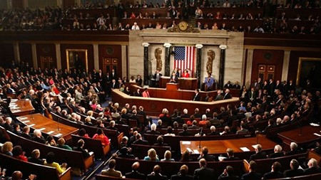 الكونغرس الأميركي يهدد مجدداً بشلّ الدولة الفيدرالية
