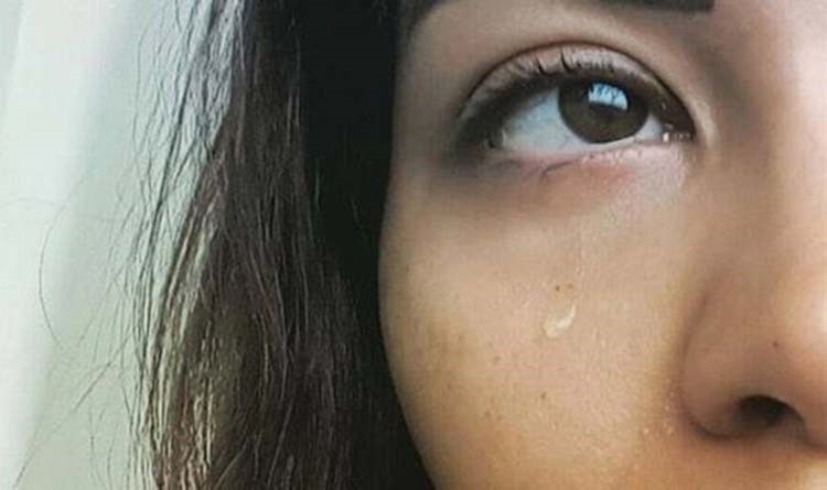 بالصور.. لماذا نشرت الفنانة شيرين صورها وهي تبكي ثم حذفتها ؟