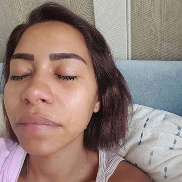 بالصور.. لماذا نشرت الفنانة شيرين صورها وهي تبكي ثم حذفتها ؟