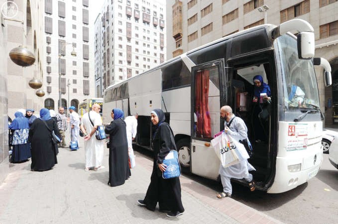 وطلائع الحجاج يصلون المدينة المنورة بعد ادائهم المناسك واس