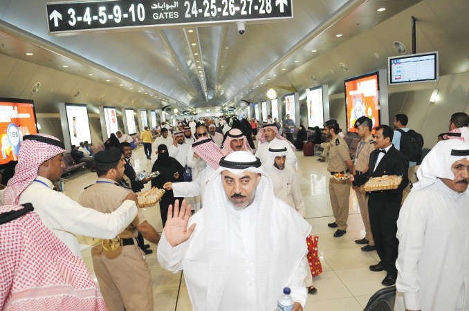 الداخلية استقبلت الحجاج العائدين بالماكولات والمشروبات	قاسم باشا﻿