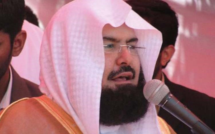 بالفيديو.. مقطع مصور لـ "السديس" وهو متخفٍ للتعرف على جودة خدمة زوار البيت الحرام