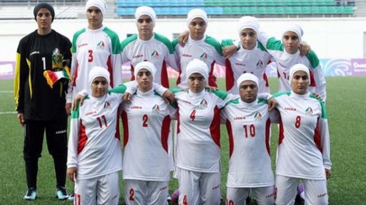 فضيحة رياضية.. 8 لاعبين ذكور في منتخب إيران للسيدات 