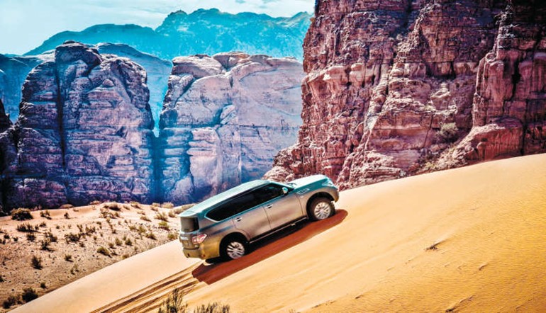 نيسان باترول توفر نظام All-Mode 4x4 للدفع الرباعي والذي يعمل باربعة برامج قيادة