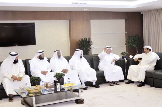 حديث بين يعقوب الصانع ودعادل الفلاح وفريد عمادي وعدد من الحضور