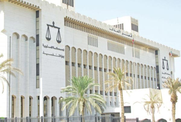 بلاغ إلى النائب العام بشأن مشاجرة قصر العدل
