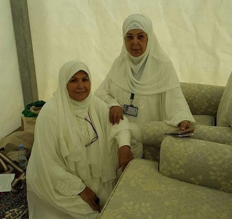بالصور.. رجاء الجداوي بملابس الإحرام