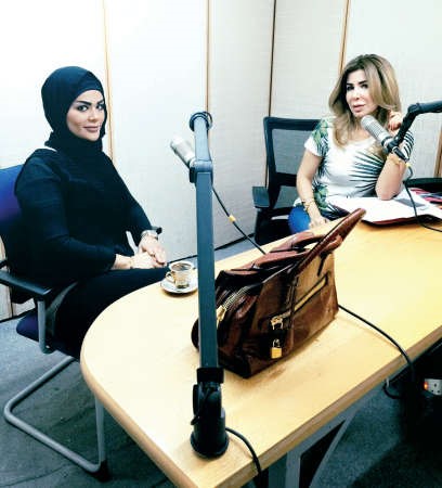 منيرة مع هديل العبدالرزاق﻿