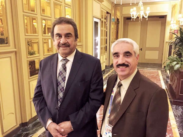 وكيل التلفزيون يوسف مصطفى مع العملاق عبدالحسين عبدالرضا﻿