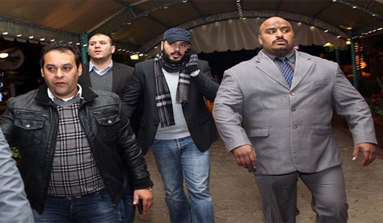 بالصور.. هؤلاء أضخم "بودي جاردات" الفنانين العرب.. وحارس منى زكي الاضخم