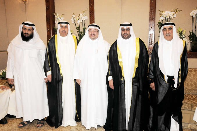 دعادل الفلاح يبارك